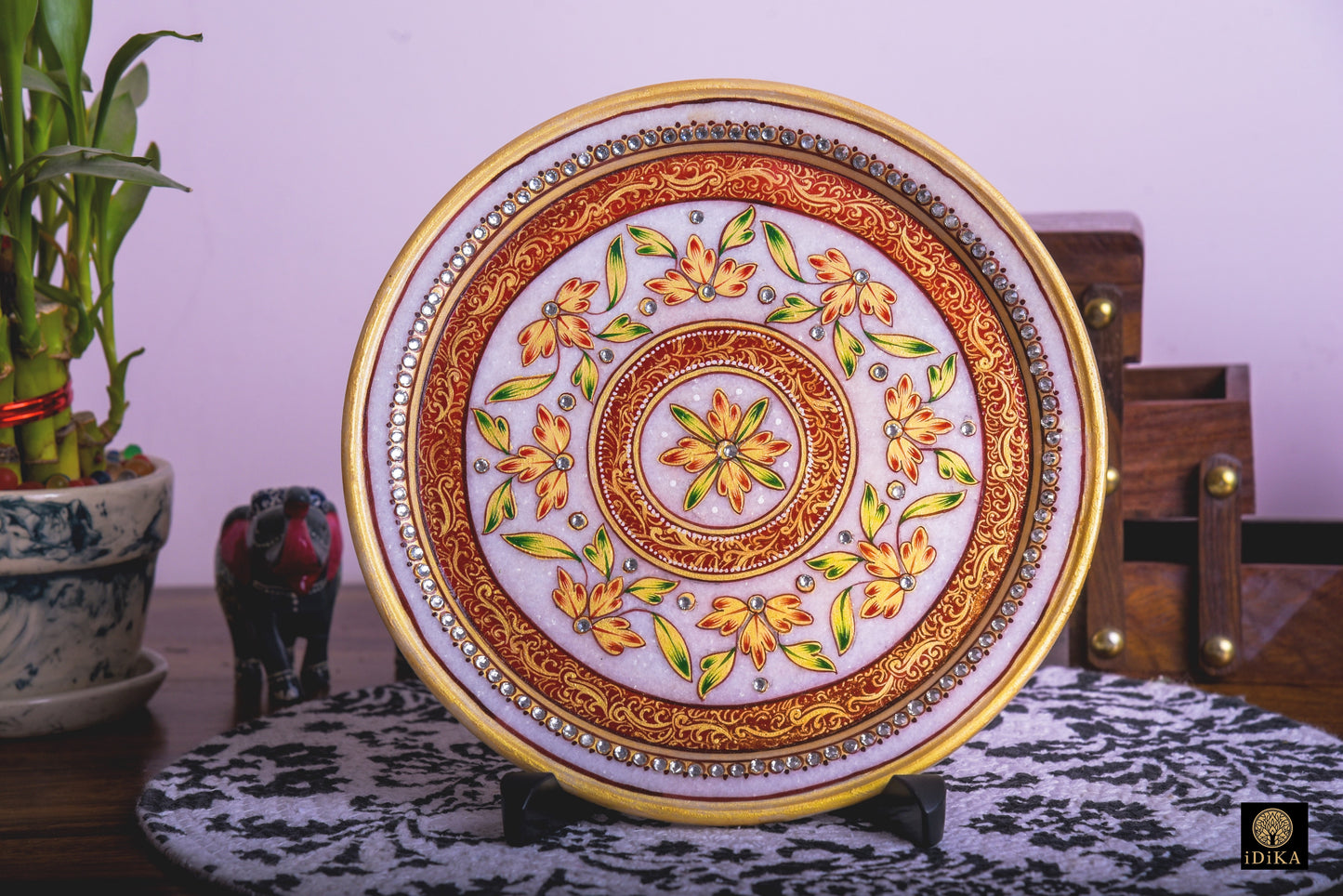 Plate in Maroon flower print with stand