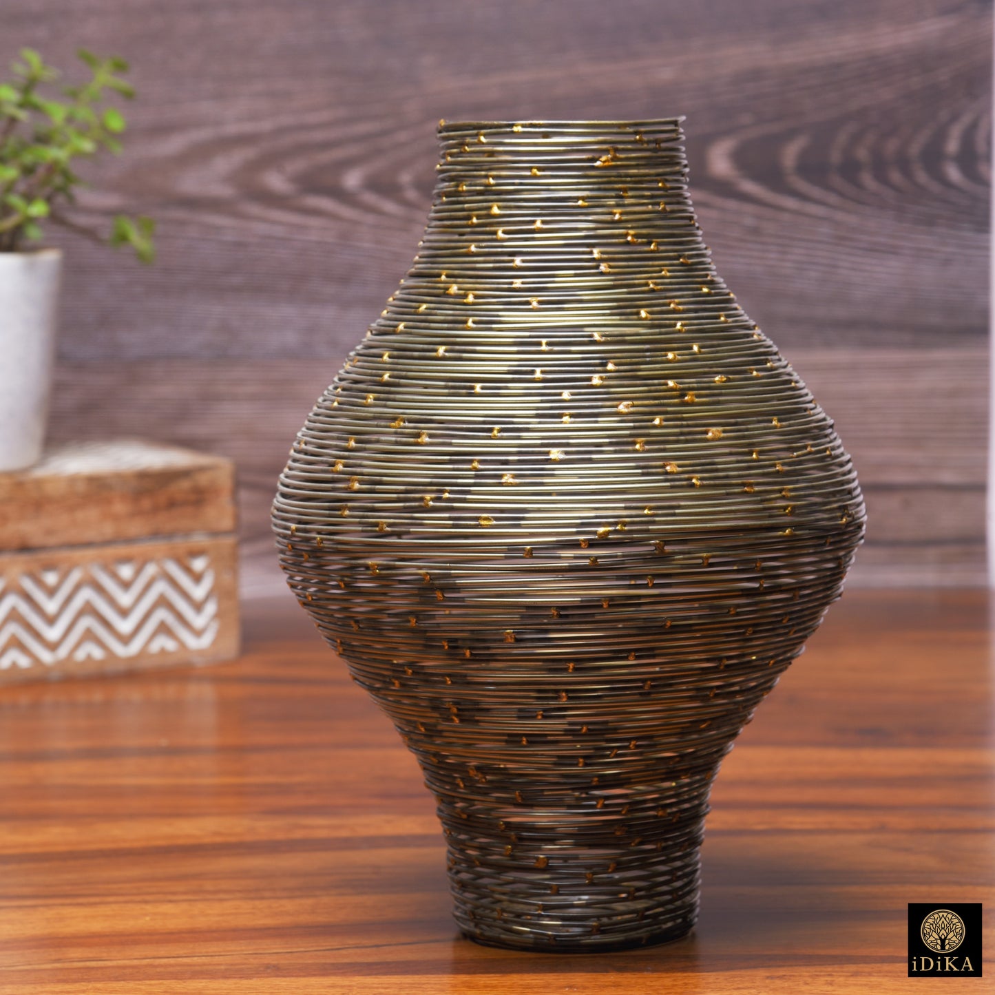 Wired Black Golden Basket Small (Matka Shape)