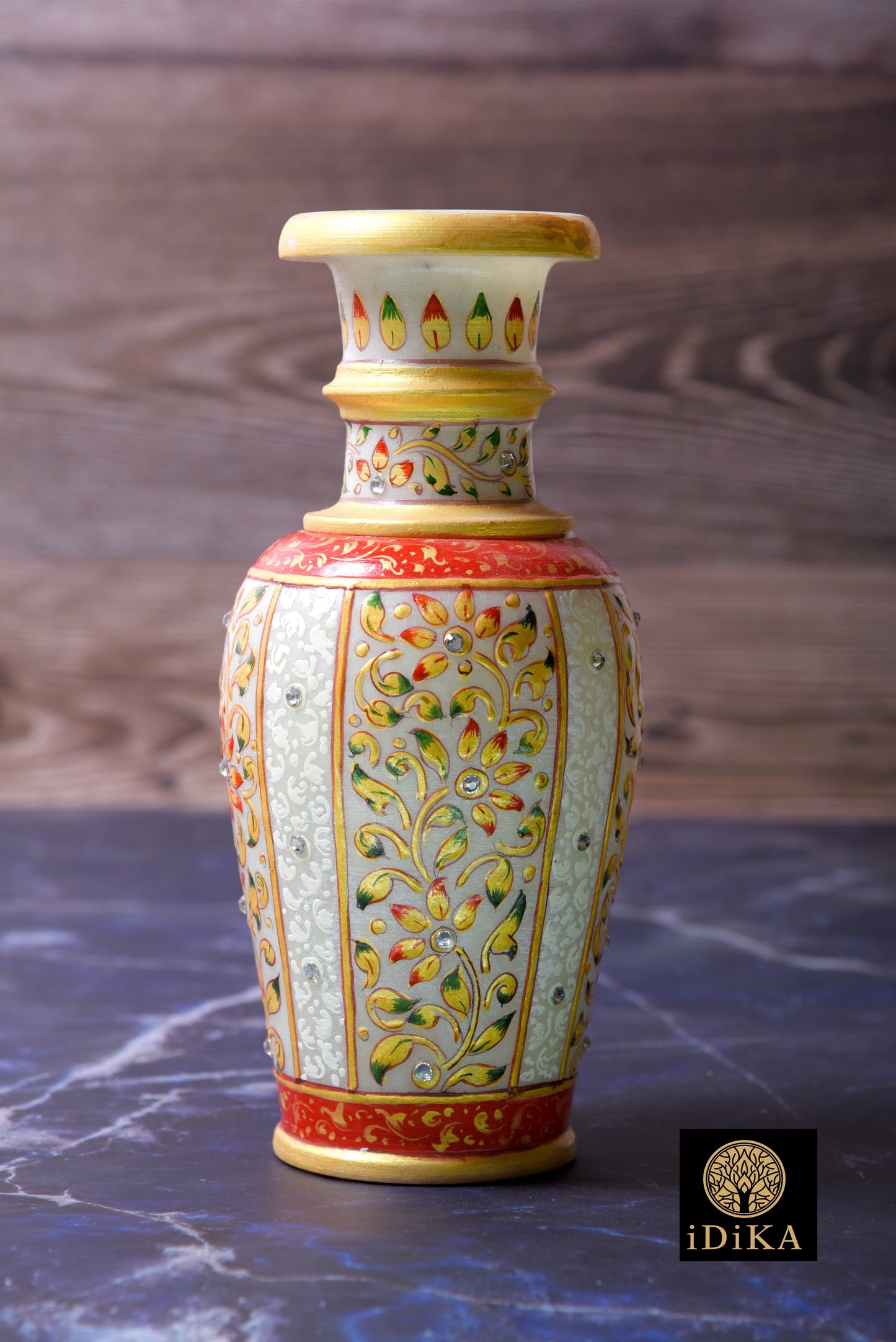 Marble Vase with white border